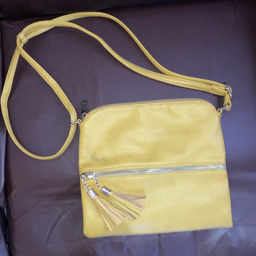 Chic Yellow Crossbody Bag with Tassel